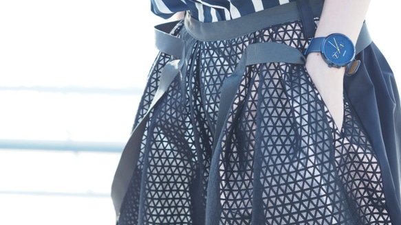 未來風反光黑色三角形圖案太空3D質感百搭層次空氣感傘裙子 第5張的照片