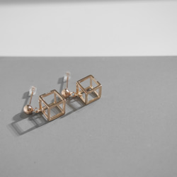 18K玫瑰包金 3D簡約立方體吊咀耳環 情人節紀念禮物 可轉耳夾 第1張的照片