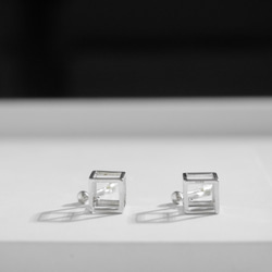 925純銀3D 簡約立方體吊咀有鍊耳環 情人節紀念禮物 可轉耳夾 第2張的照片