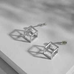 925純銀3D 簡約立方體吊咀有鍊耳環 情人節紀念禮物 可轉耳夾 第4張的照片