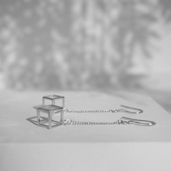 925純銀3D 簡約立方體吊咀有鍊耳環 情人節紀念禮物 可轉耳夾 第3張的照片