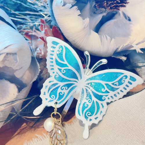 no.1605 レジン ヘアゴム ブローチ ポニーフック 蝶々 no.1605 レジン ヘアゴム ブローチ ポニーフック 蝶々 再販！幸せを