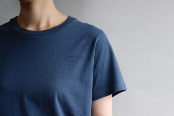 “comfortable clothes”プリントTシャツ/indigo blue 2枚目の画像