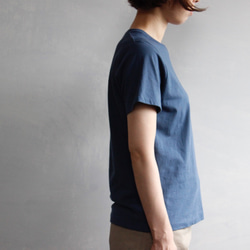 “comfortable clothes”プリントTシャツ/indigo blue 3枚目の画像