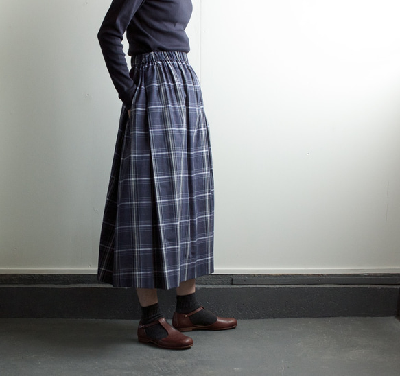 cottonrayon/tuckgather skirt/blue 1枚目の画像