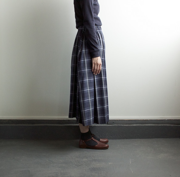 cottonrayon/tuckgather skirt/blue 2枚目の画像