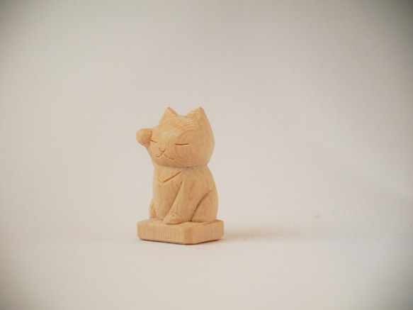 一寸招き猫　お守り　仏師制作　木彫り　一点もの　受注生産 4枚目の画像