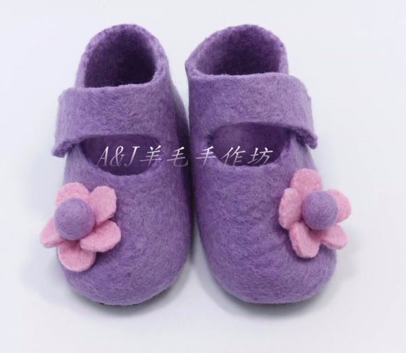 羊毛氈鞋～嬰兒鞋～花兒系列～彌月禮 第2張的照片