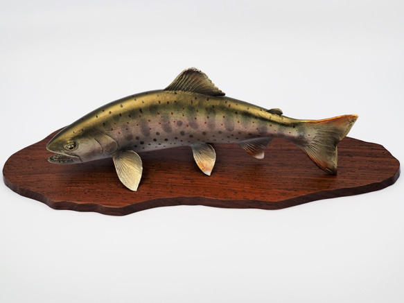 ブロンズ色 魚型置物 ブロンズフィッシュあまご（置物／フィギュア） 立体・オブジェ