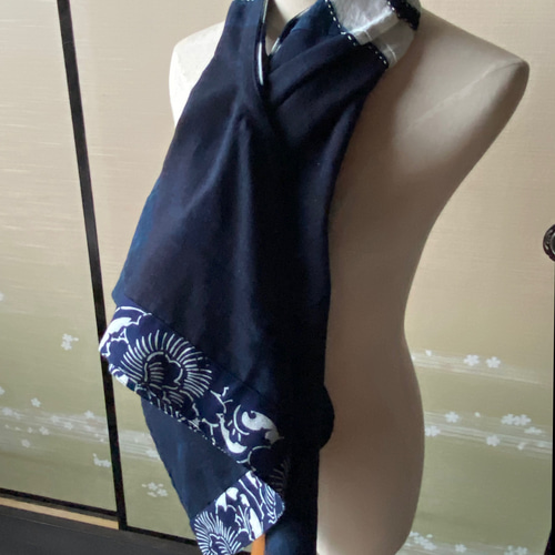 送料無料＊ 古布 家紋藍染筒描木綿と藍型染sashikoベスト その他  