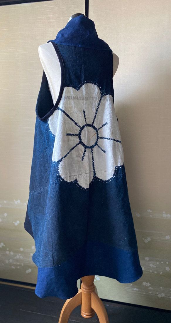 sashiko×丸に九曜家紋、古布藍筒描木綿円形ベスト＆ストール