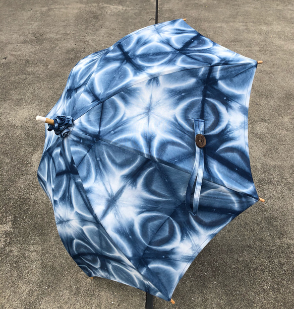 雪華 日傘 藍 板締めの雪花絞り染め 傘・日傘 secca 通販｜Creema 