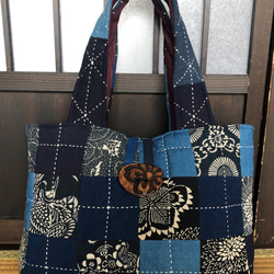 藍無地と藍型染古布襤褸×刺し子のトートバッグ トートバッグ