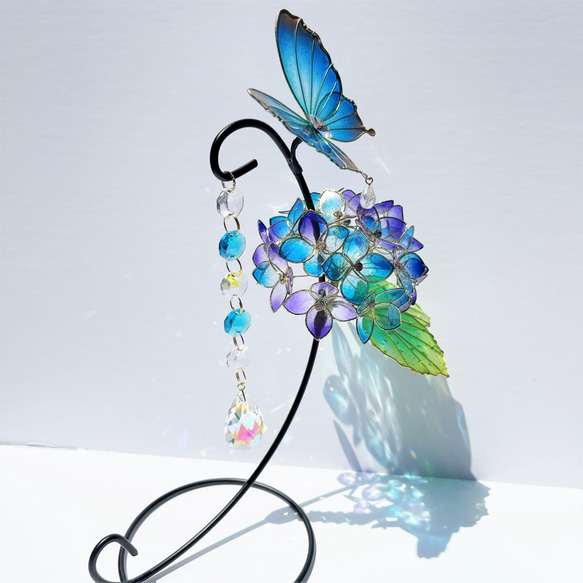 蝶と雨垂れ紫陽花のサンキャッチャー【水青金・青紫】 3枚目の画像