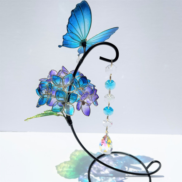 蝶と雨垂れ紫陽花のサンキャッチャー【水青金・青紫】 4枚目の画像