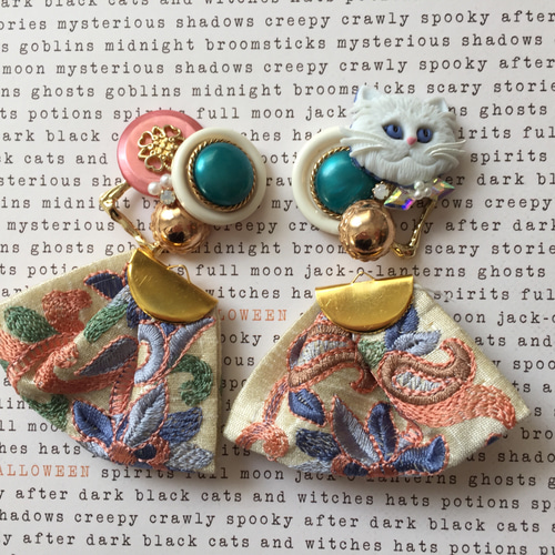 インド刺繍リボン 猫ピアスorイヤリング