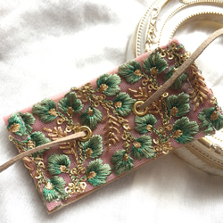 【再販】インド刺繍 リボン ポニーフック ラップリボン ピンク×グリーンフラワー 2枚目の画像