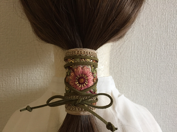 インド刺繍 リボン ポニーフック ラップリボン リボンラップ 花柄×カーキ 3枚目の画像