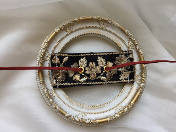 【再販】インド刺繍 リボン ポニーフック ラップリボン リボンラップ ブラック×レッド 2枚目の画像