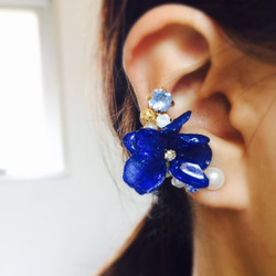 藍色繡球花耳骨夾＆耳夾式耳環or耳針耳環2個組 第1張的照片