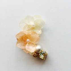 小繡球花耳骨夾＆耳夾式耳環or耳針耳環2個組 黃×橘 第3張的照片