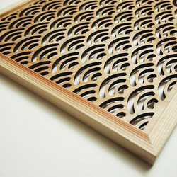 ウォールデコレーション 組子調 和風アートパネル 木製 青海波 秋田杉(30cmx30cm) 2枚目の画像