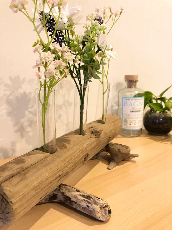 丸太の流木の一輪挿し 花台 フラワースタンド 一輪挿し・花瓶・花器