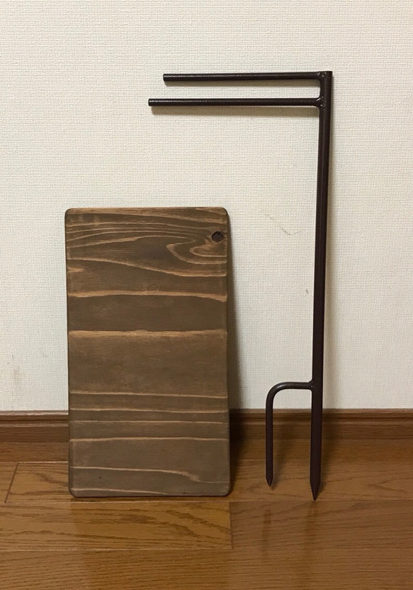 シングルポール サイドテーブル（一枚板） 5枚目の画像