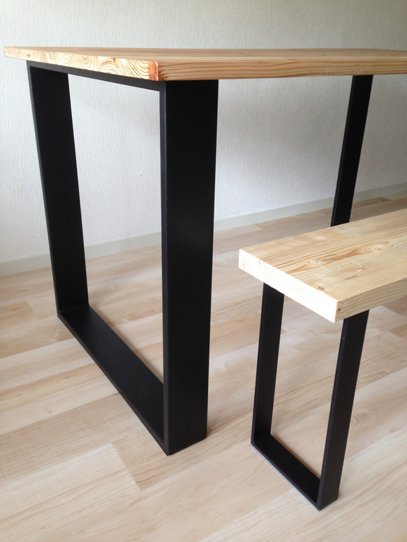 無垢木 アイアンテーブル&ベンチ2点セット スギ材 ダイニングテーブル 1枚板仕様 4枚目の画像