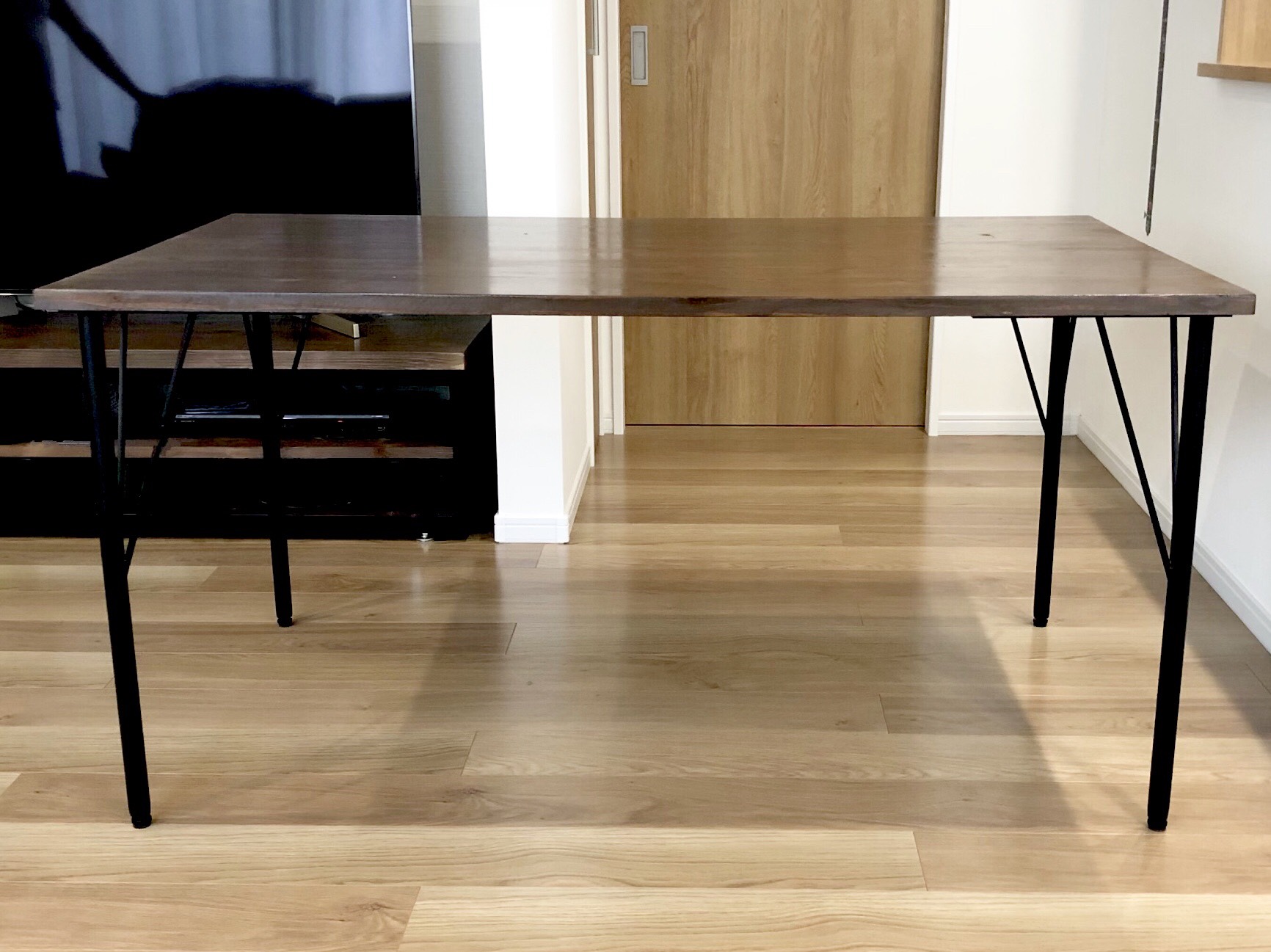 無垢木 アイアンテーブル スギ材 ダイニングテーブル アジャスター付き 1枚板仕様 オイルステン仕上げ 81,000円