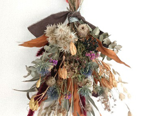 ナチュラルカラーのドライフラワースワッグ ナチュラルカラーのドライフラワースワッグ