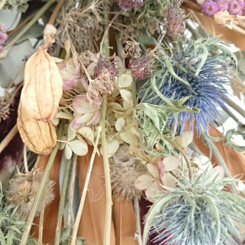 ナチュラルカラーのドライフラワースワッグ dry-flower-bouquet-swag-white-