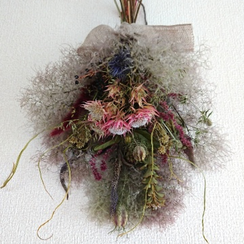 スモークツリーとセルリアのドライフラワースワッグ スワッグ lea pua  