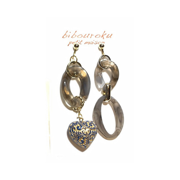 antique heart earring 2枚目の画像