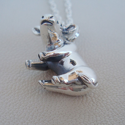 【限定品】 シルバーアクセサリー 仔うしペンダント【丑】 ウシ 動物 牛 シルバー