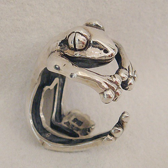 蛙(カエル)リング　大　シルバーアクセサリー　かえる　カエル　動物　アニマルモチーフ　ＳＶ９２５　ギフト対応 4枚目の画像