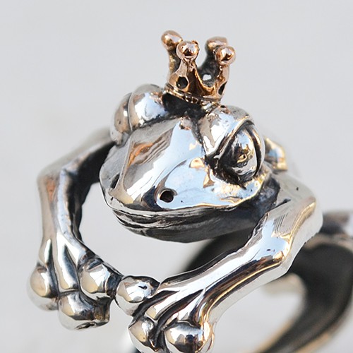 シルバーアクセサリー　カエルモチーフ　蛙　リング　ピアス　トップ　4点セット 蛙の王様リング 大 シルバーアクセサリー×K18(ピンクゴールド