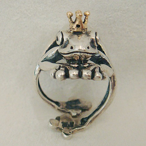 王様のお座り蛙リング　　シルバーアクセサリー×K18(ピンクゴールド)かえる　カエル　動物アニマルモチーフ　ＳＶ９２５