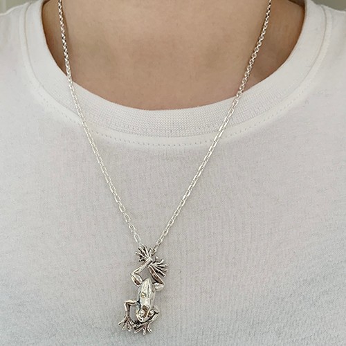 蛙（カエル）ペンダント シルバーアクセサリー かえる カエル 動物 