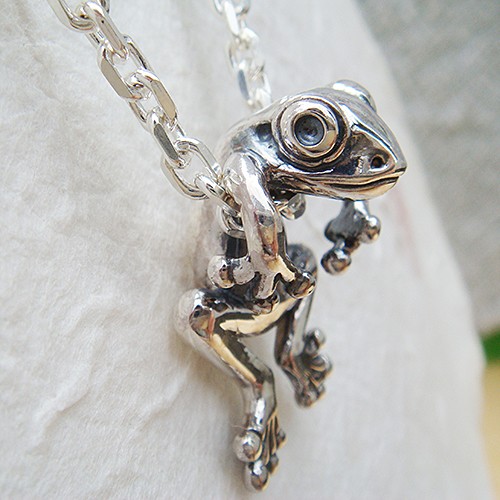 かえる Amazon.co.jp: [梅都工房] 根付 黄銅製 蛙・かえる・カエル 足伸