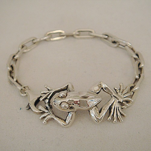 蛙ブレスレット（一匹）　シルバーアクセサリー-送料無料　かえる　カエル　動物　アニマルモチーフ　SV925　ギ 24,992円