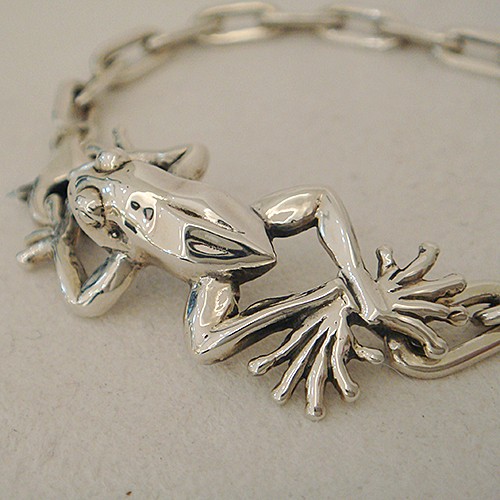 蛙ブレスレット（一匹） シルバーアクセサリー-送料無料 かえる カエル