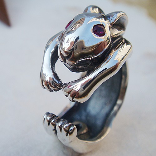 雪うさぎリング【卯】　シルバーアクセサリー×ルビー（天然石）-送料無料