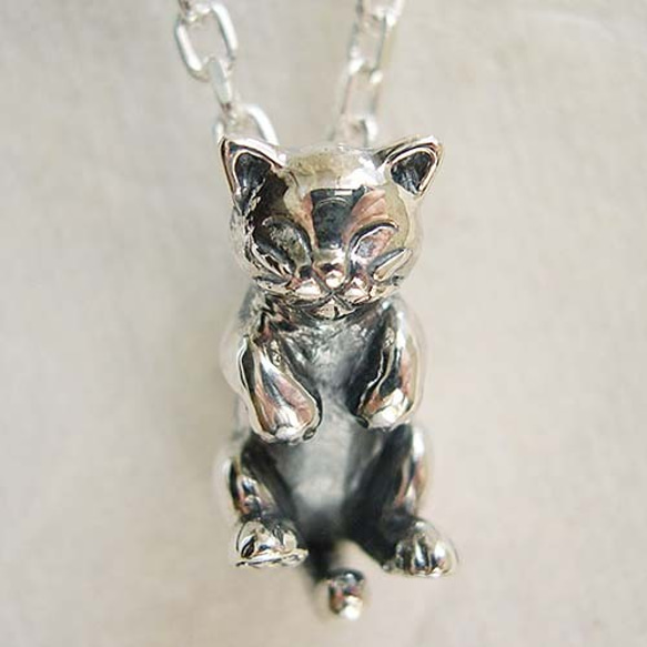 仔猫（ネコ）ペンダント シルバーアクセサリー ねこ ネコ 動物