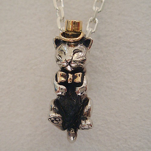 アクセサリー neko 仔猫の紳士ペンダント シルバーアクセサリー×K18（ピンク
