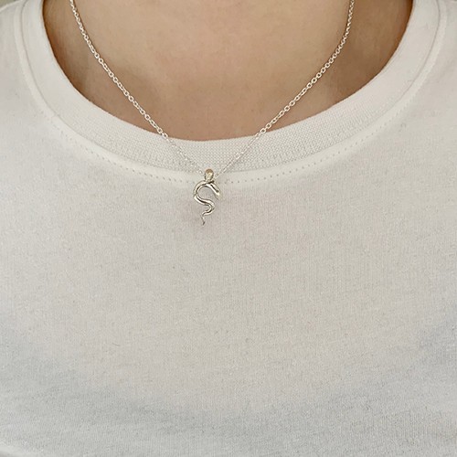 ヘビペンダント【巳】 シルバーアクセサリー へび 蛇 干支 十二支 動物