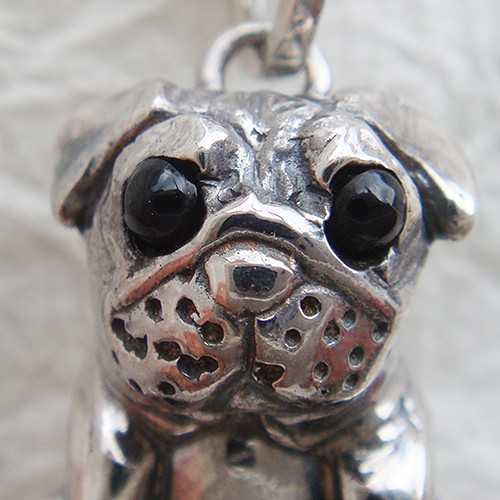 パグ様 パグ犬ペンダント【戌】 シルバーアクセサリー×オニキス（天然石