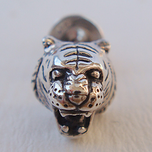 とら（トラ）ピアス【寅】 シルバーアクセサリー 虎 動物 アニマル