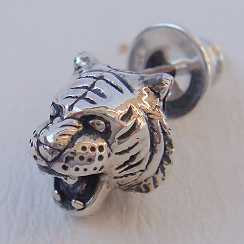 とら（トラ）ピアス【寅】 シルバーアクセサリー 虎 動物