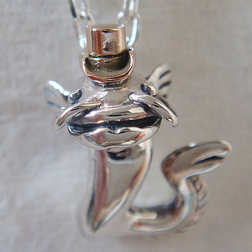 なまずの紳士ペンダント シルバーアクセサリー×K18（ピンク